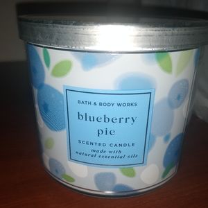 Bath & Body Works Blueberry Pie 3 Wick candle